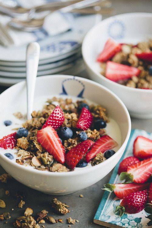 fruit and granola 
